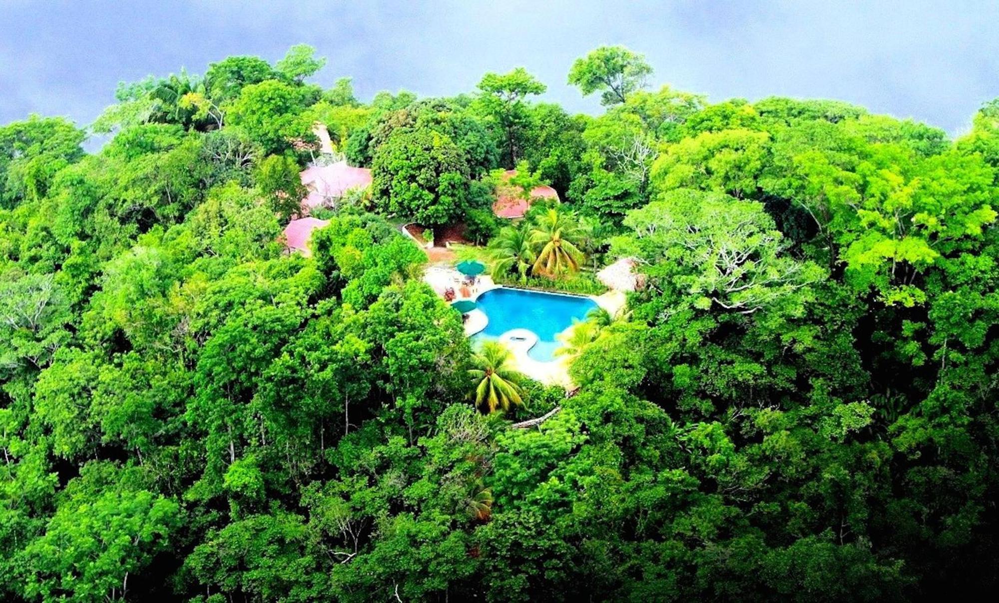 Lagunavista Villas Carate Exterior photo